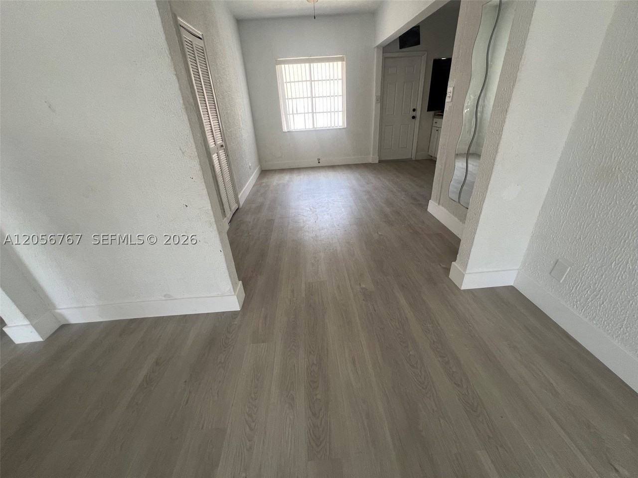 1326 Sw 6th St #10 - Photo 4 of 13
