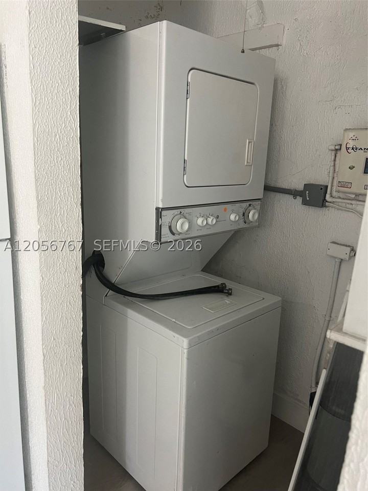 1326 Sw 6th St #10 - Photo 7 of 13