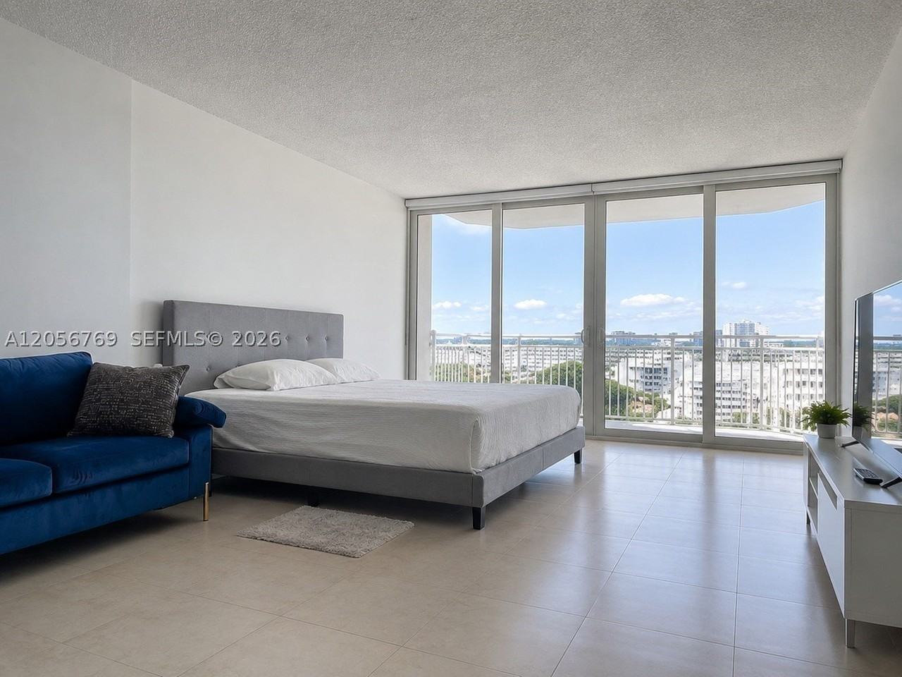 18041 Biscayne Blvd #803 - Photo 7 of 24