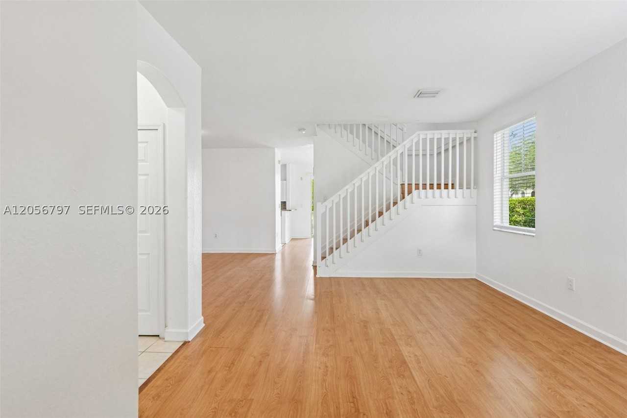 8188 Nw 108th Pl - Photo 6 of 37