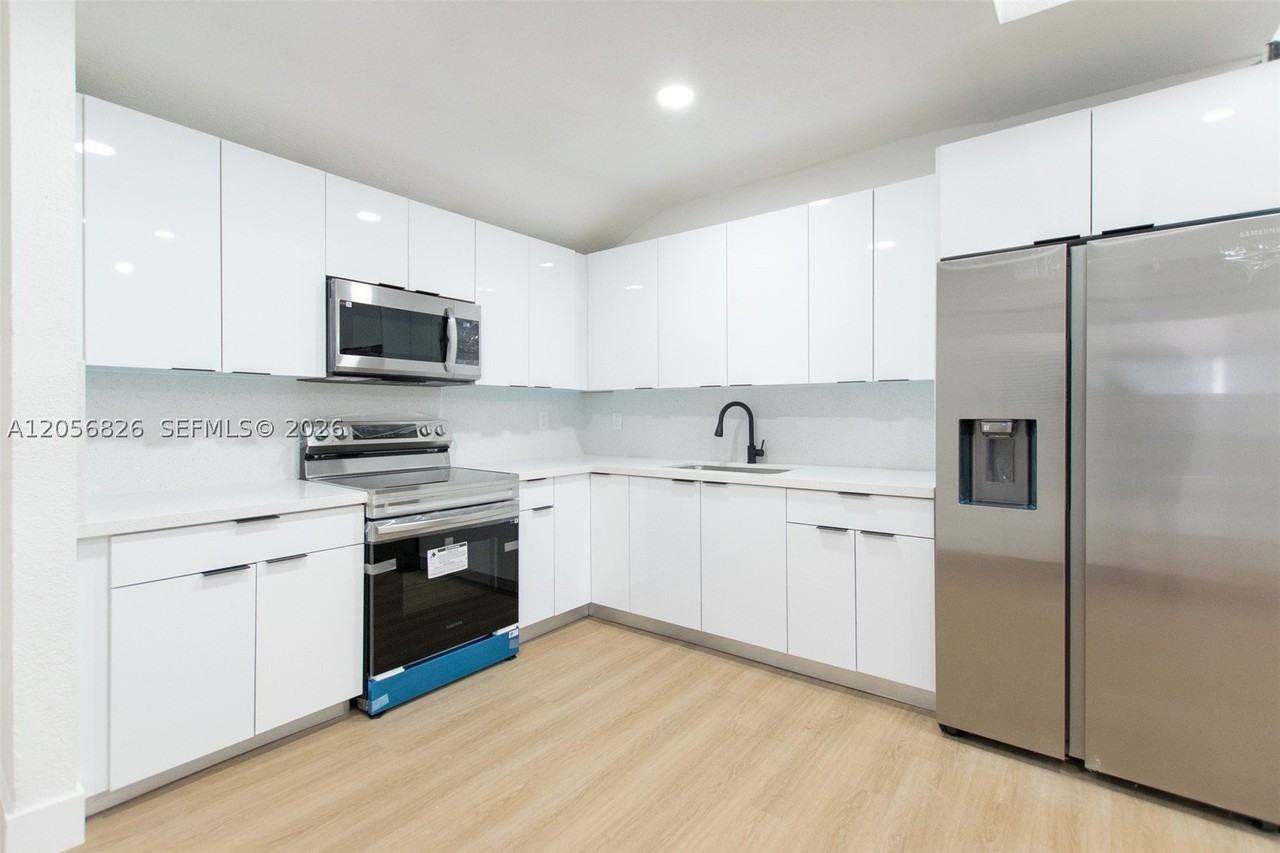 2324 Nw 14th Ave #0 - Photo 7 of 20