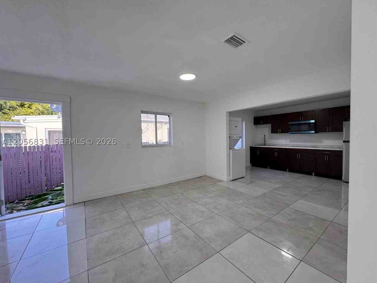 2803 Sw 26th St #B - Photo 2 of 9