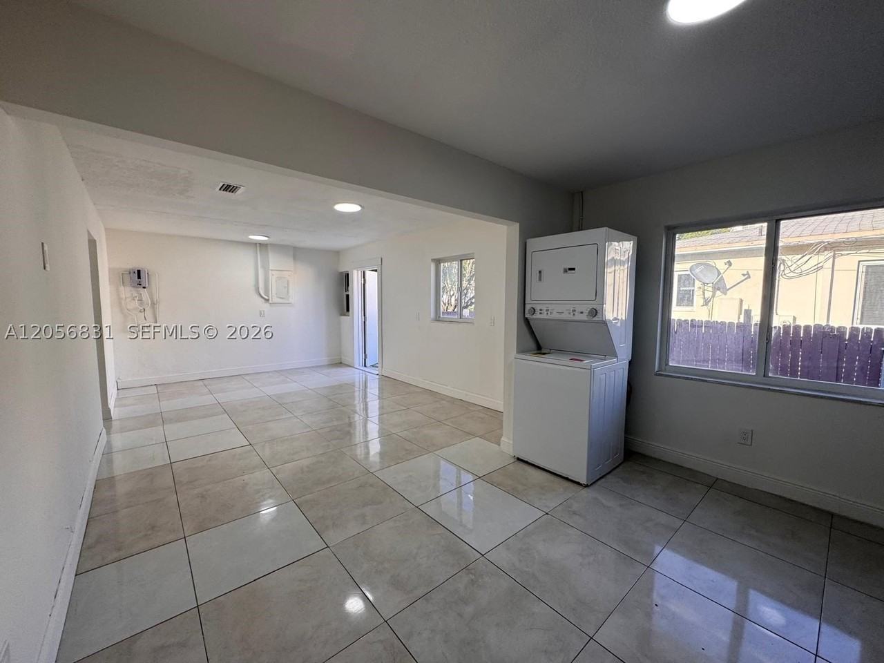 2803 Sw 26th St #B - Photo 4 of 9