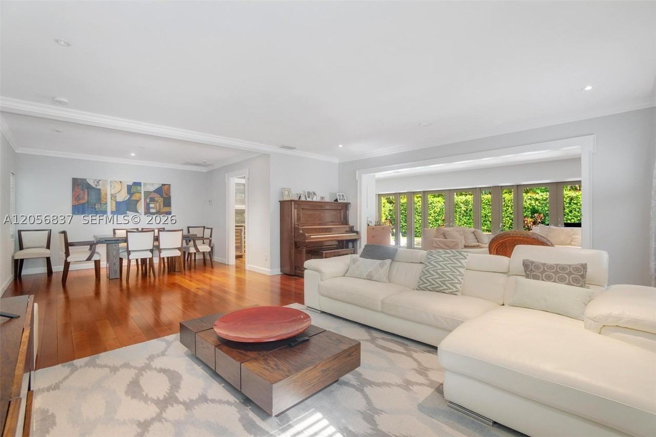 412 Gerona Ave - Photo 3 of 41