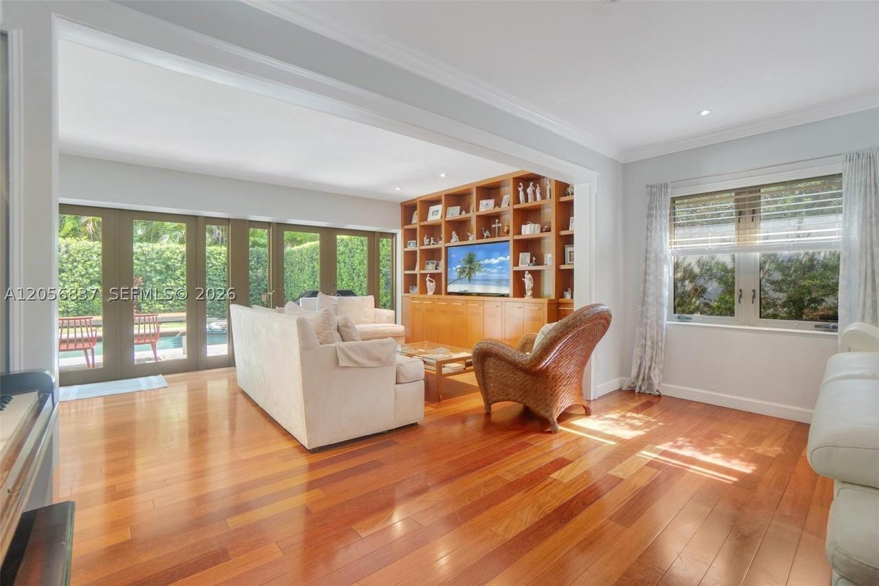412 Gerona Ave - Photo 4 of 41