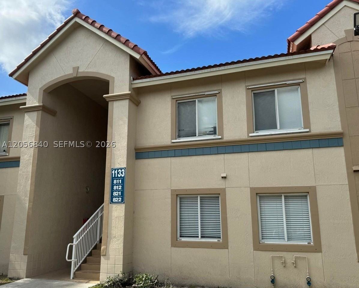 1133 Golden Lakes Blvd #812