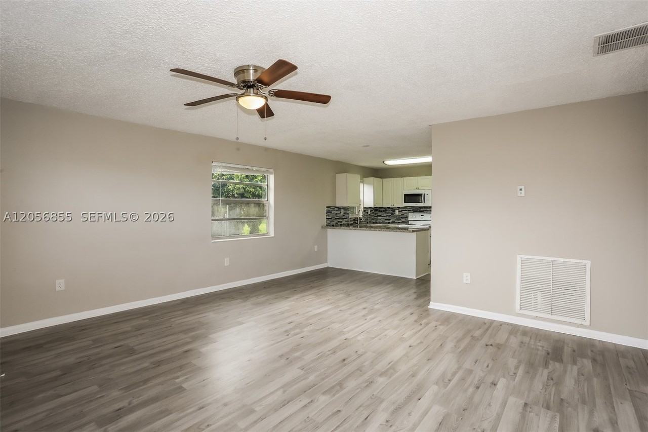 14971 Sw 304th St - Photo 2 of 15