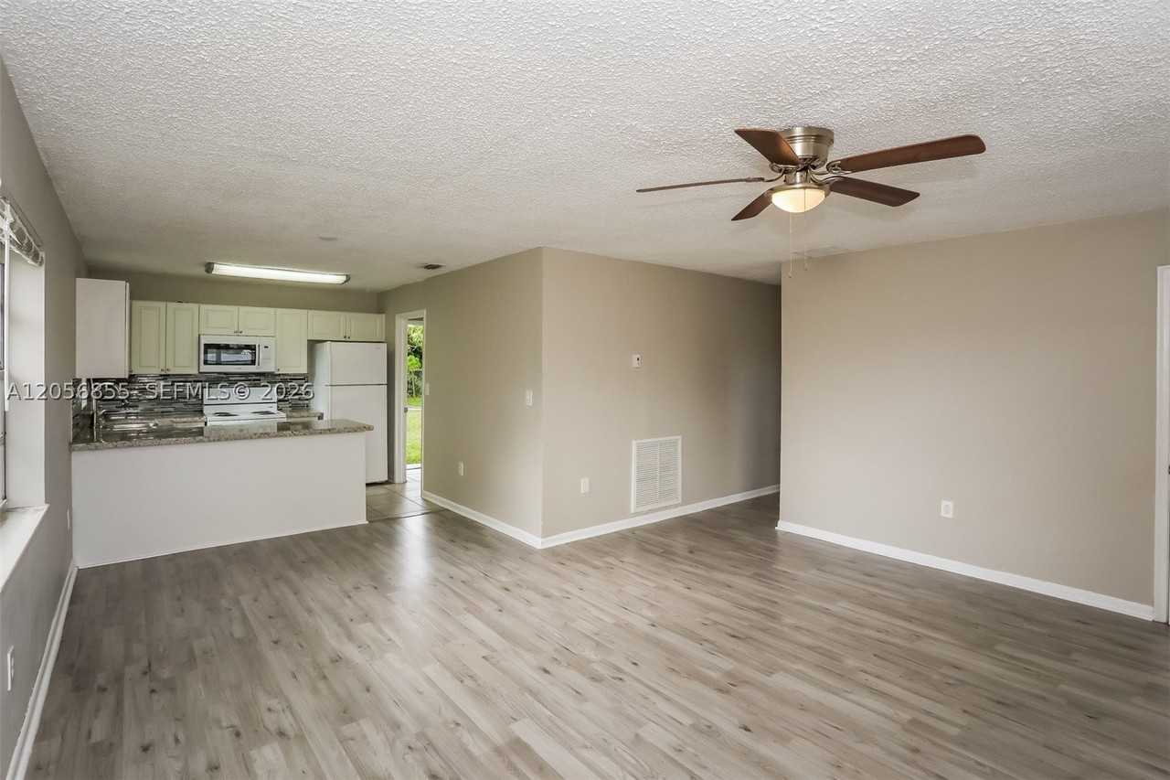14971 Sw 304th St - Photo 3 of 15