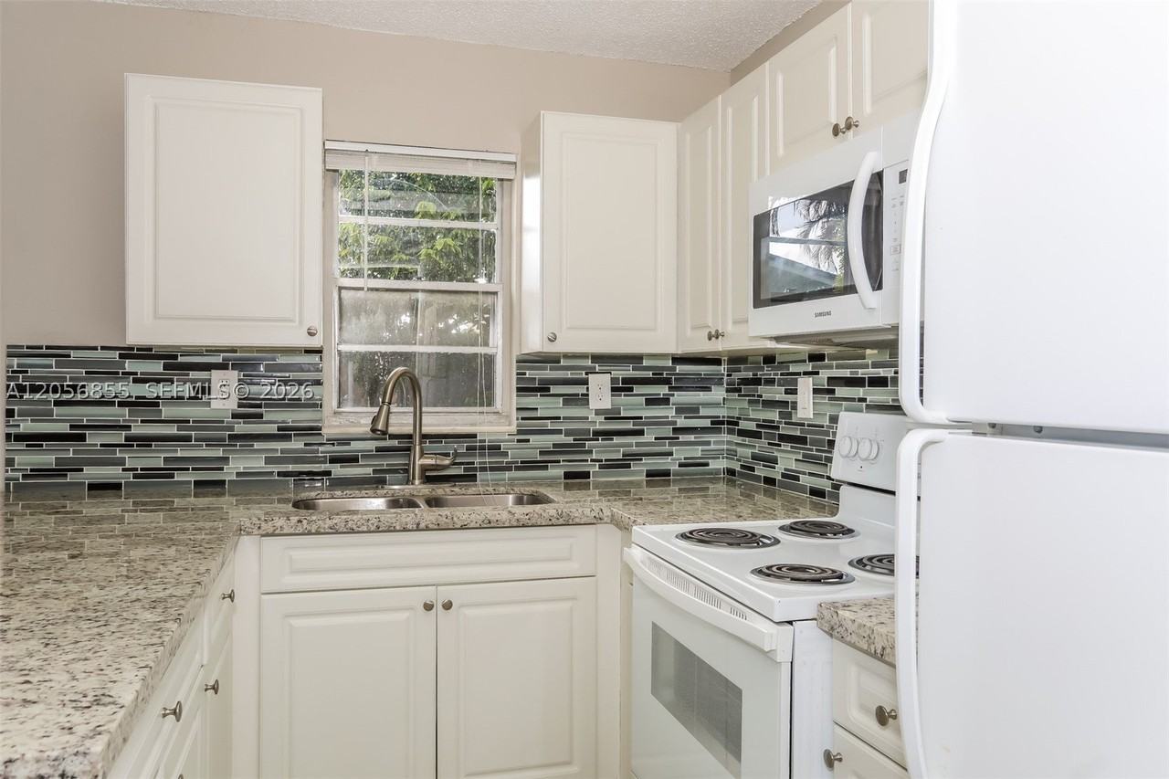 14971 Sw 304th St - Photo 5 of 15