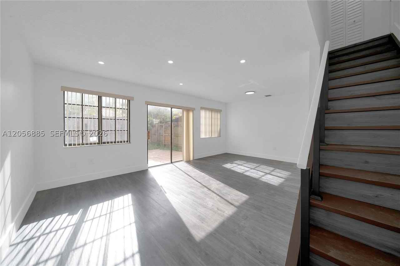 1535 Sw 122nd Ave #3-7 - Photo 6 of 30