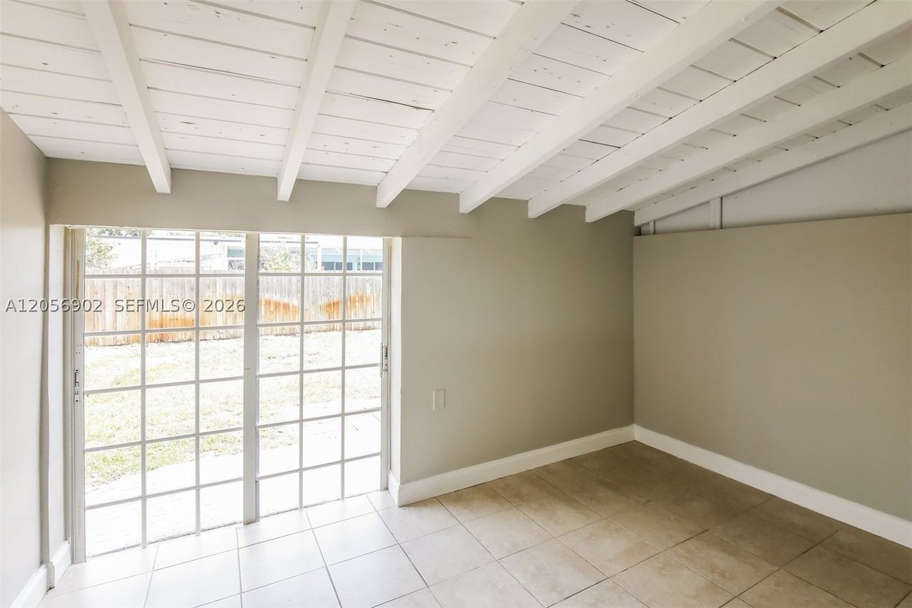 7171 Sw 10th Ct - Photo 6 of 18
