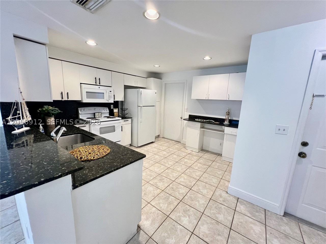 1387 Barcelona Way #3-26 - Photo 5 of 23