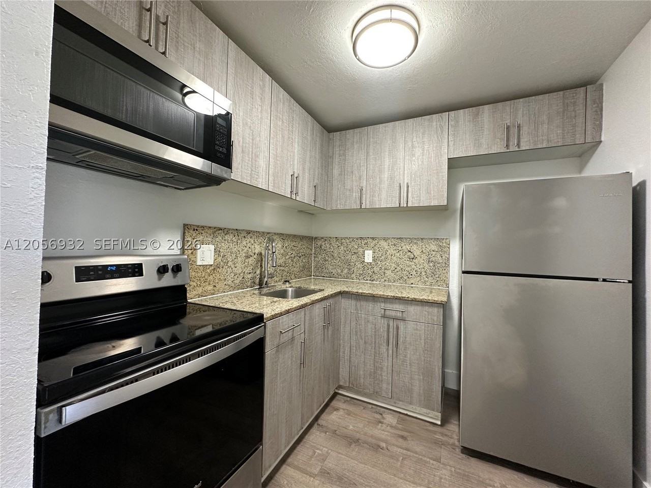 2843 Fillmore St #106 - Photo 2 of 25