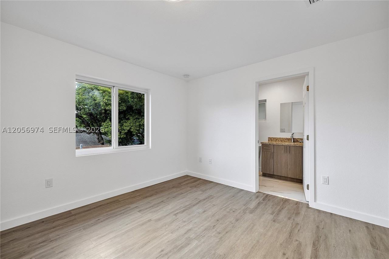 1884 Nw 64th St #B - Photo 3 of 6