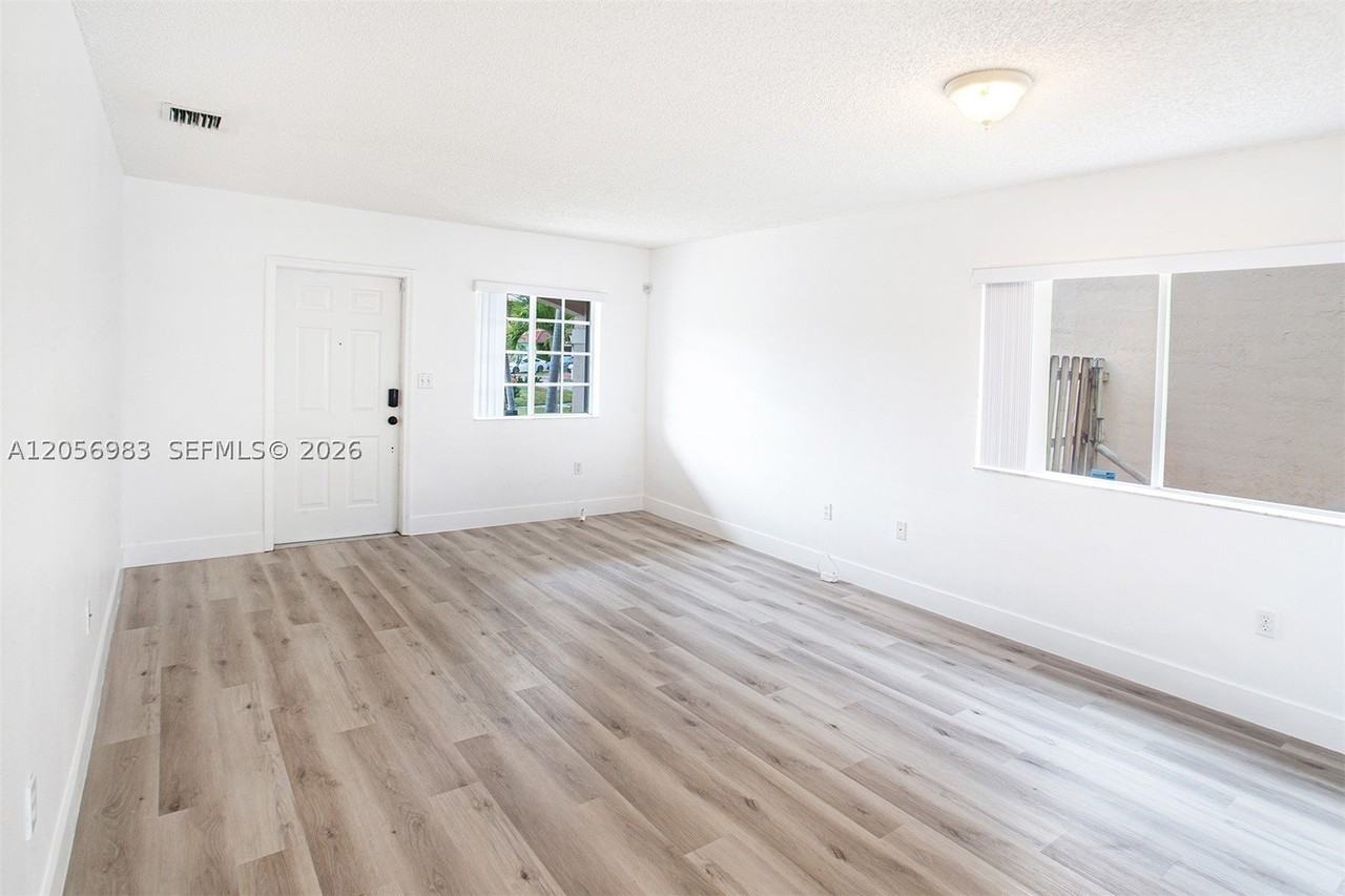 8949 Sw 214th St #8949 - Photo 7 of 33