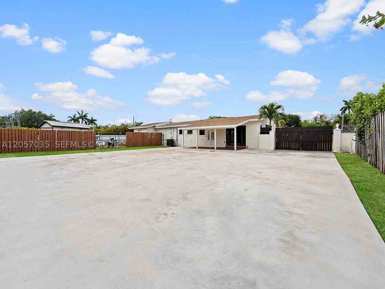 16321 Sw 96th Ave #0 - Photo 4 of 25