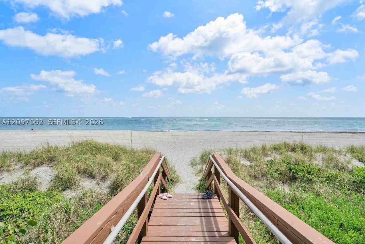 400 Ocean Trail Way #302
