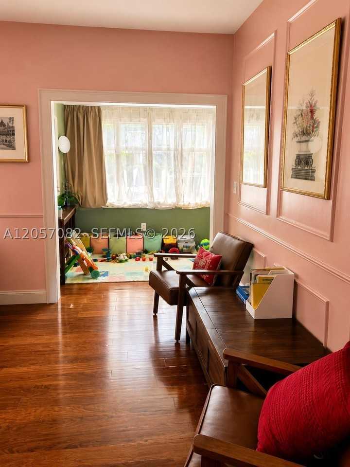 1720 Sw 11th Ter - Photo 6 of 19