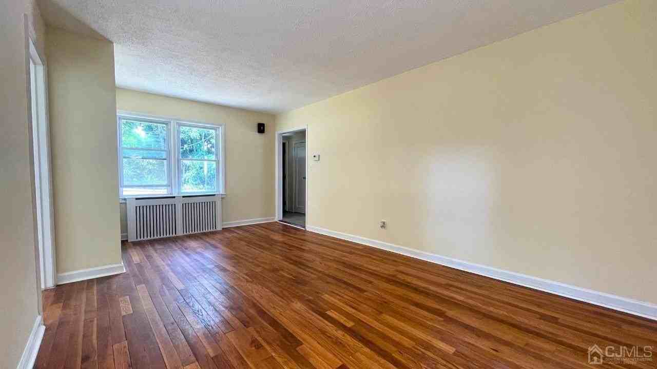 408 Ryders Ln - Photo 3 of 19