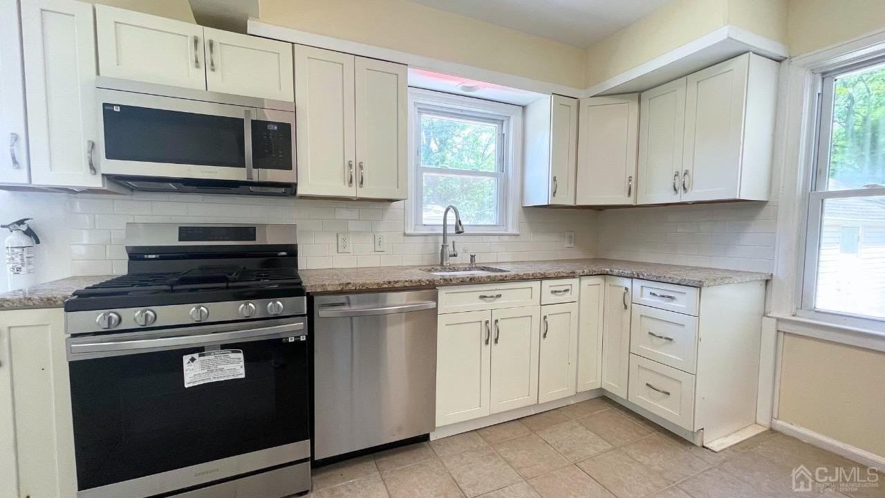 408 Ryders Ln - Photo 5 of 19