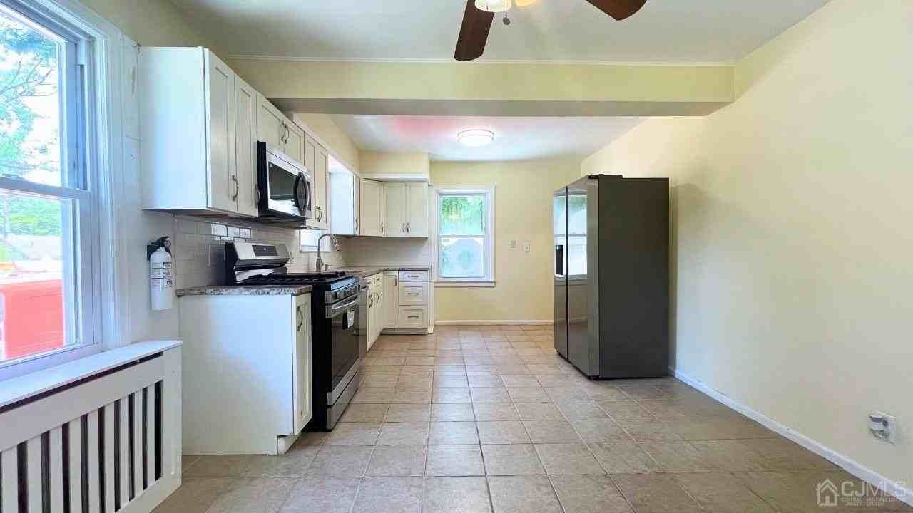 408 Ryders Ln - Photo 7 of 19