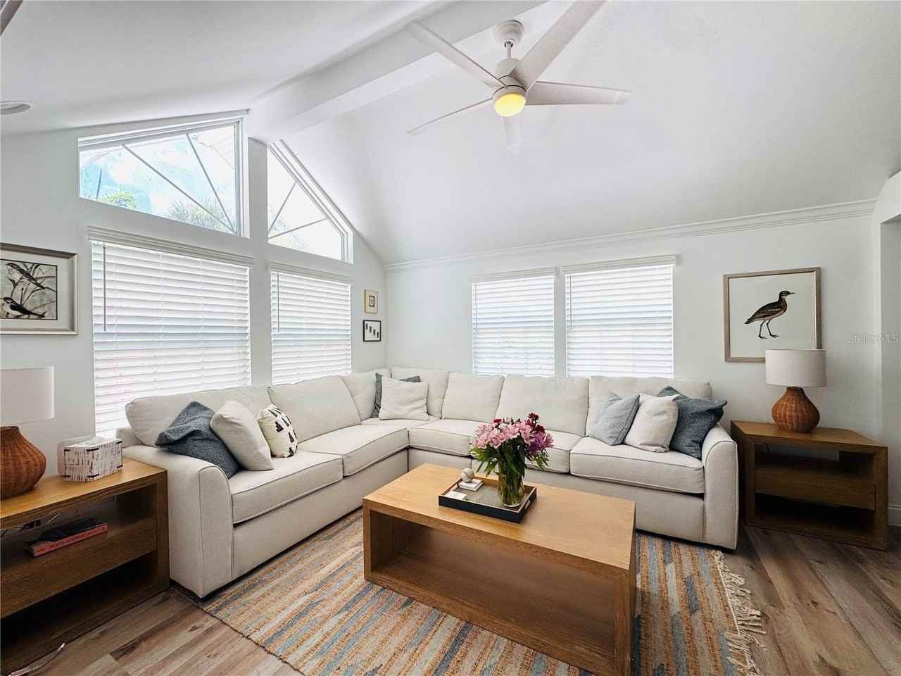 701 Broadway St - Photo 5 of 40