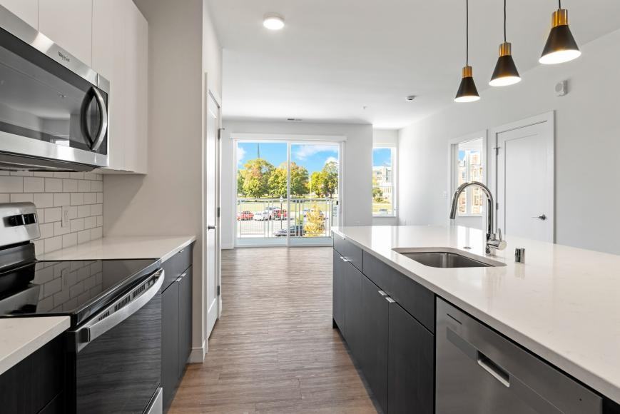 5945 6th Ave - Photo 5 of 10