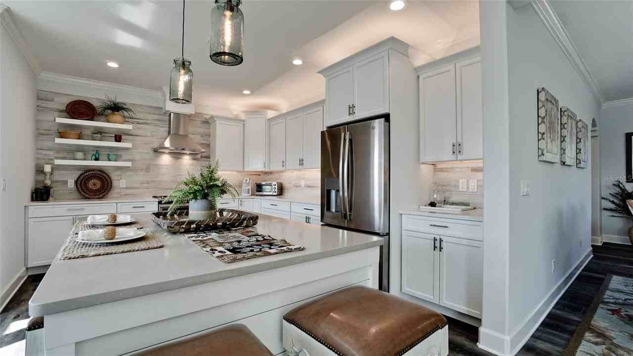 8202 17th Ave W - Photo 4 of 24
