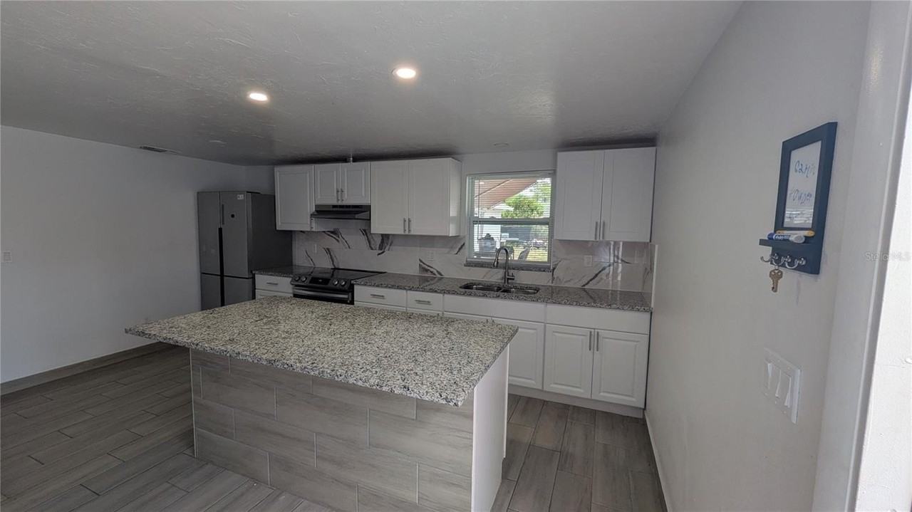 5723 9th Street Cir E - Photo 2 of 13