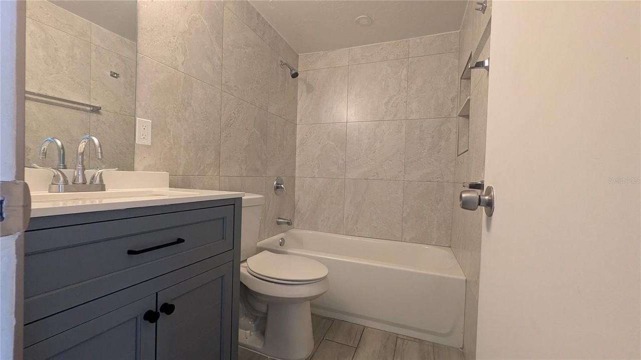 5723 9th Street Cir E - Photo 3 of 13