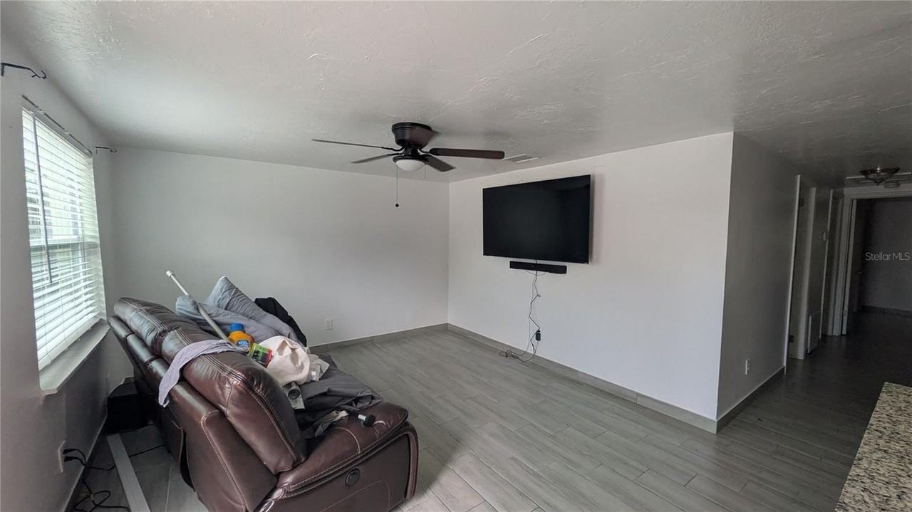 5723 9th Street Cir E - Photo 5 of 13