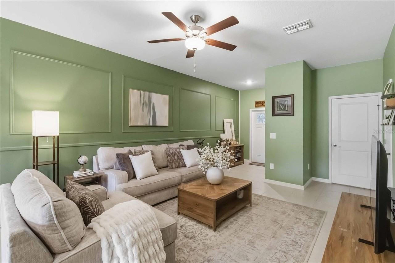 2549 Sunray Venus Way - Photo 7 of 32