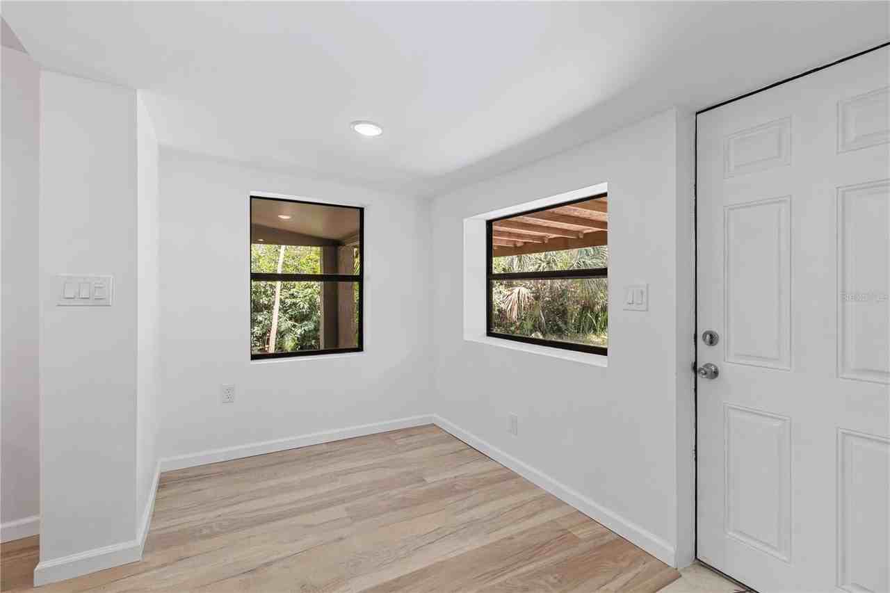 23094 Central Ave - Photo 4 of 27