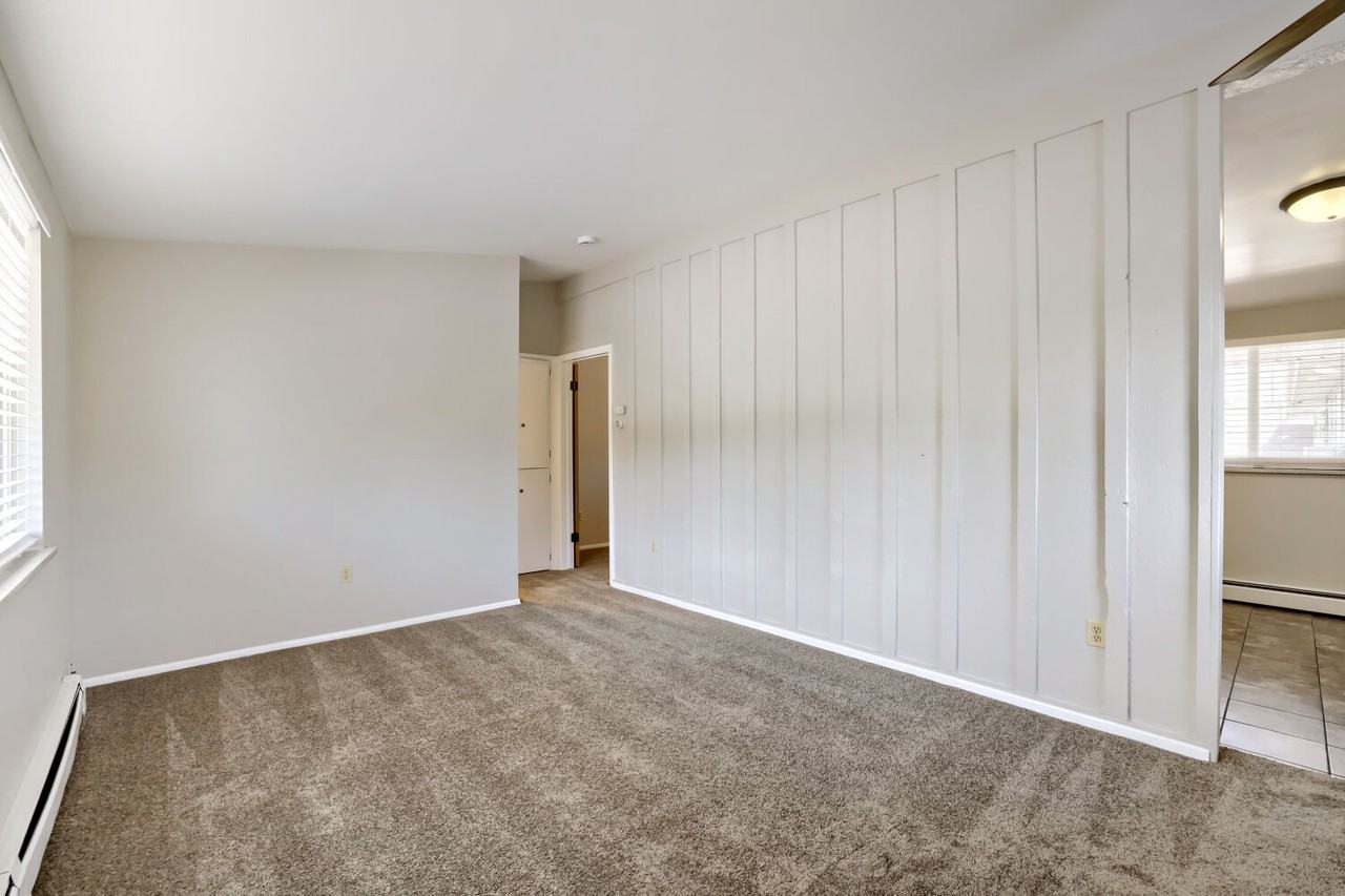 1206 6th St #1206 - Photo 4 of 10