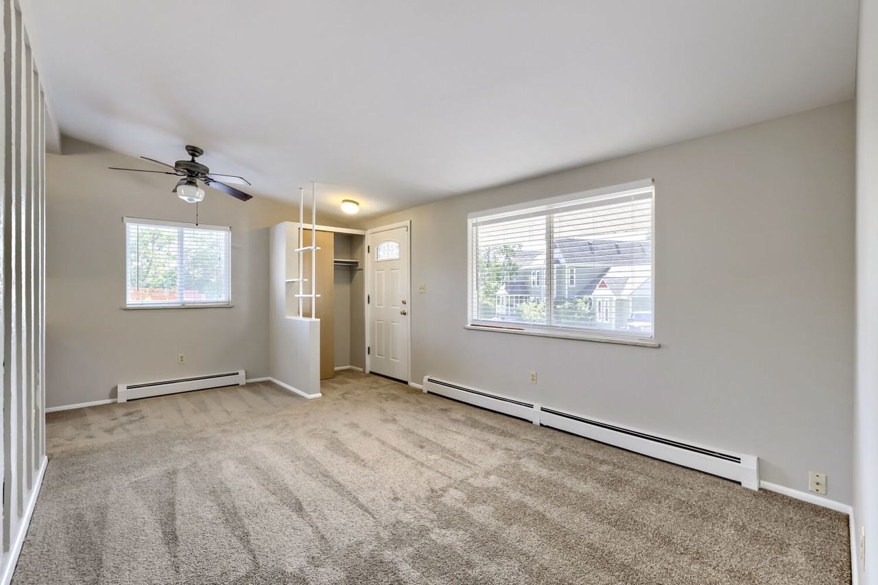 1206 6th St #1206 - Photo 5 of 10