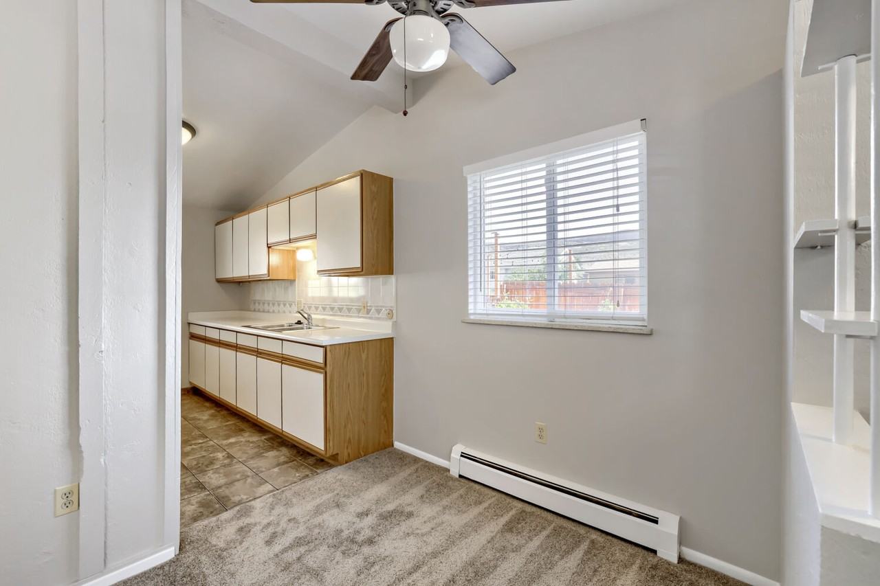 1206 6th St #1206 - Photo 6 of 10
