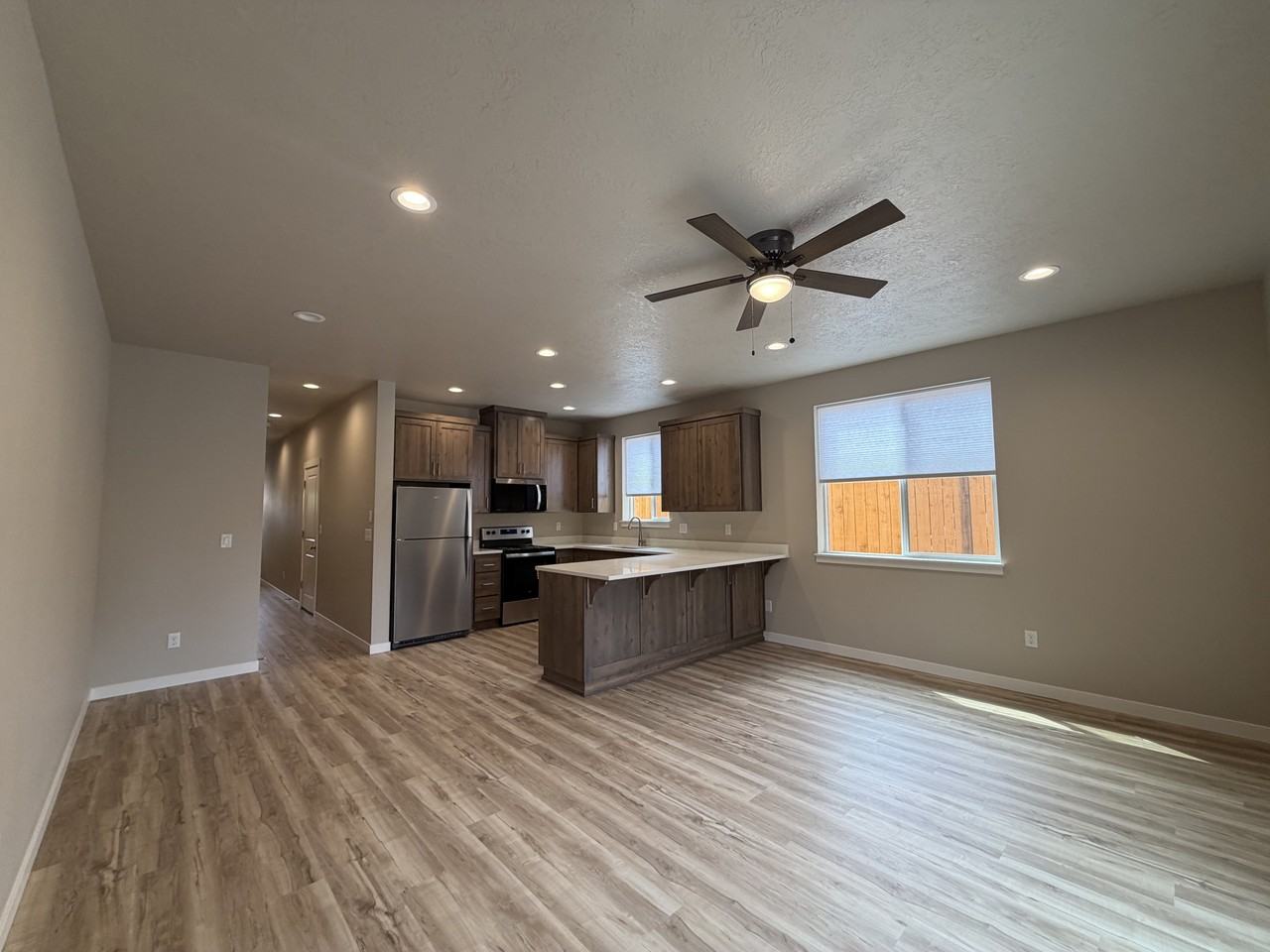 4035 Filbert Ave Ne #4035 - Photo 6 of 40