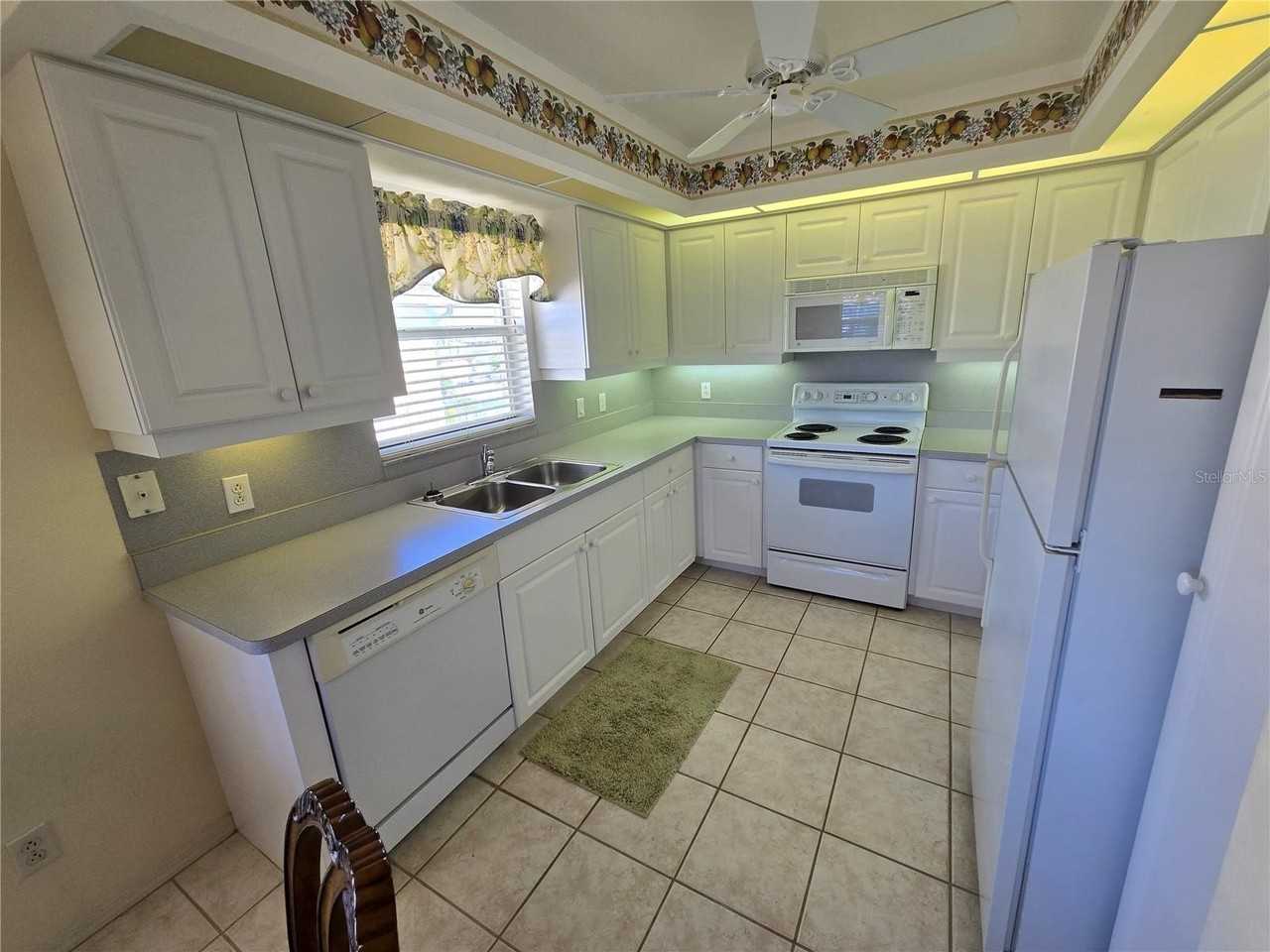 5800 Sabal Trace Dr #1002 - Photo 7 of 22