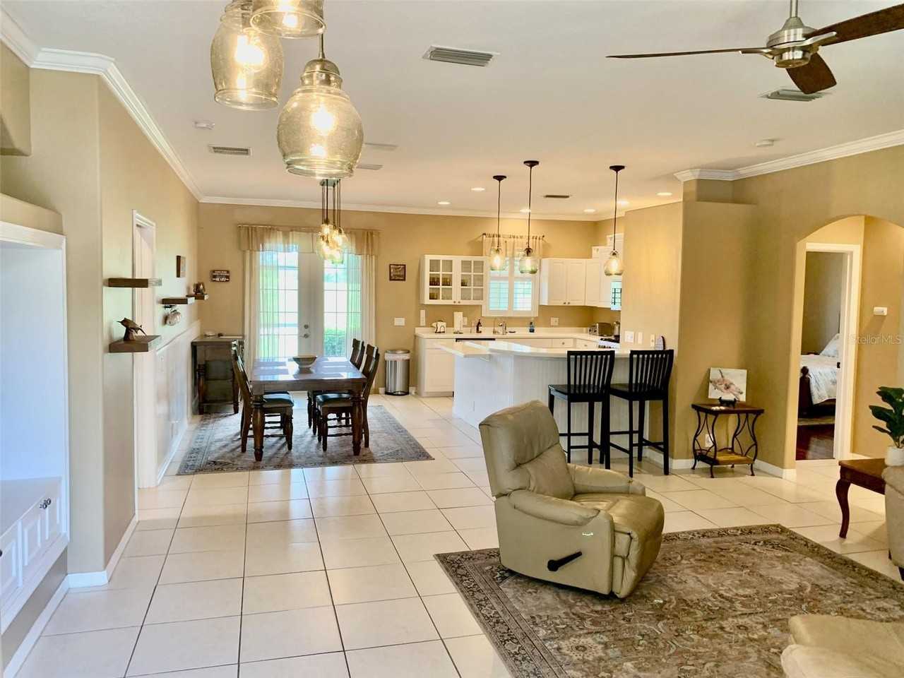 2775 Royal Palm Dr - Photo 5 of 37