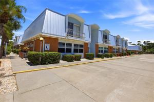 featured image of 22333 Edgewater Dr #C2