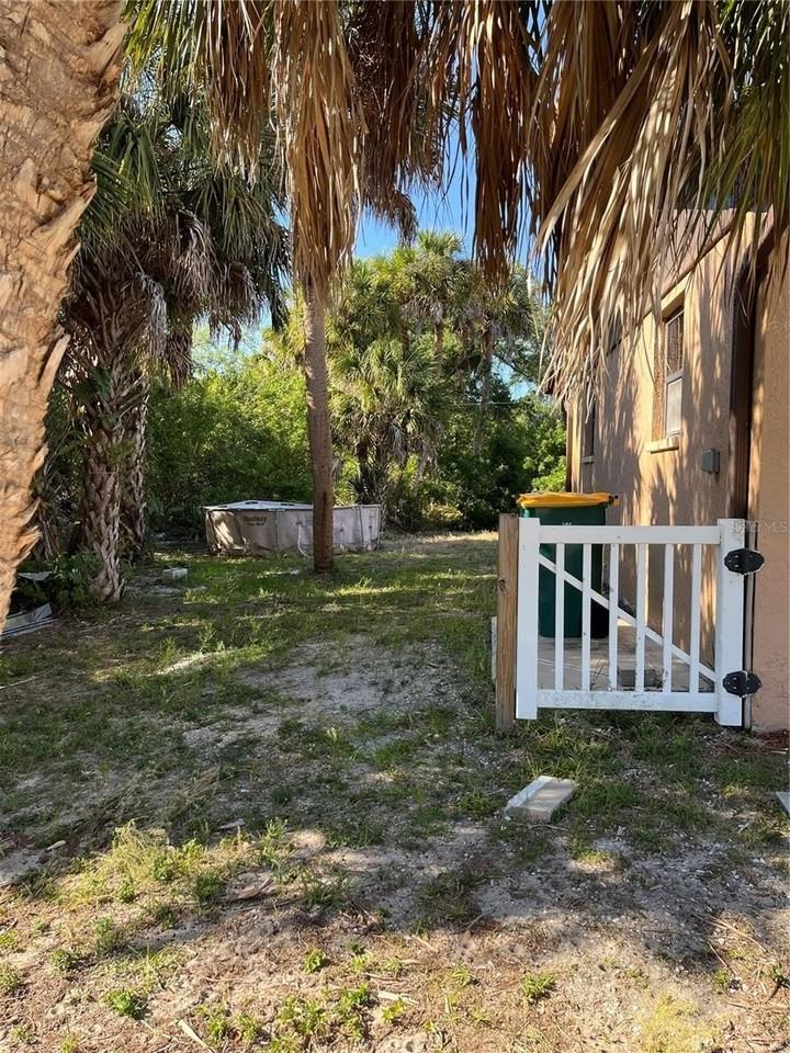 15532 Chamberlain Blvd #A - Photo 3 of 11