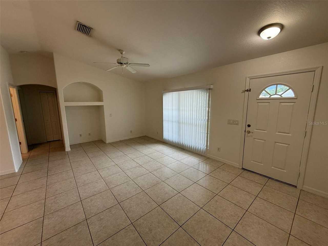 3305 Circleville St - Photo 3 of 17