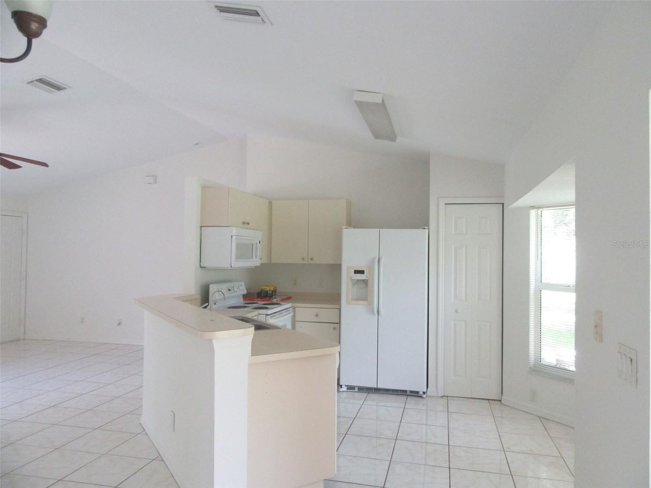 2716 Vogler Ln - Photo 4 of 16