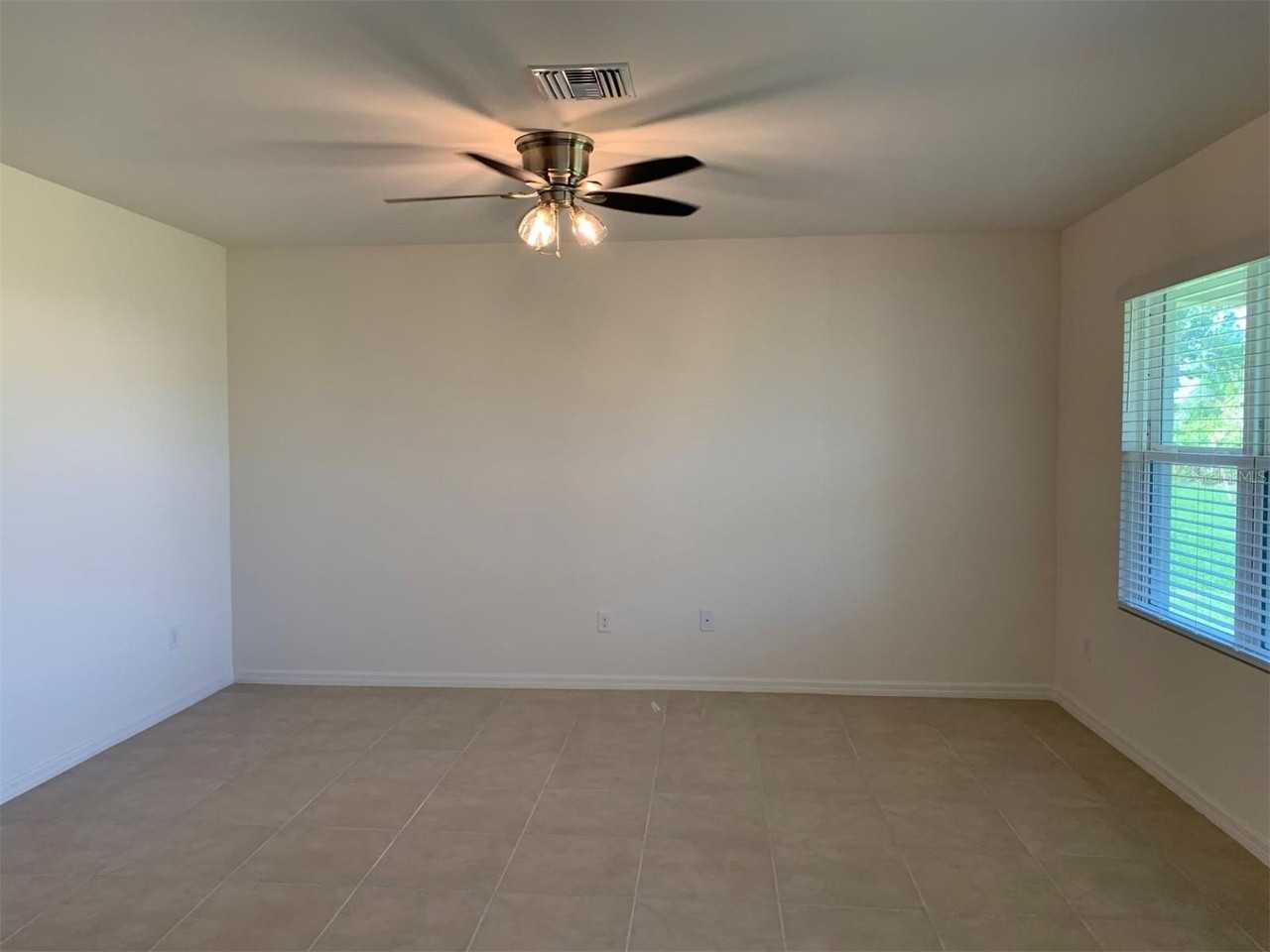 341 Tandil St - Photo 6 of 15