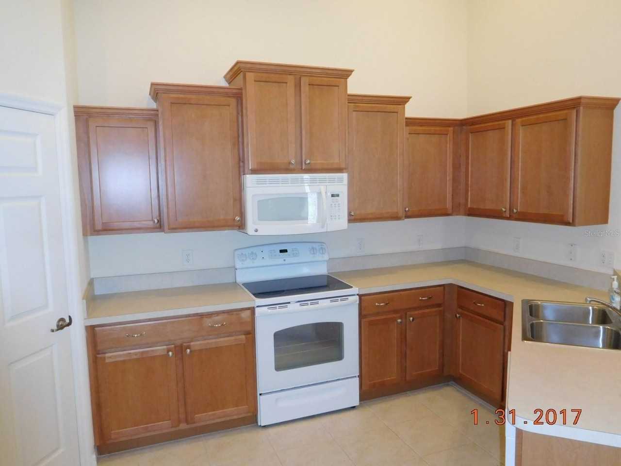 3670 Lakewood Blvd - Photo 7 of 17