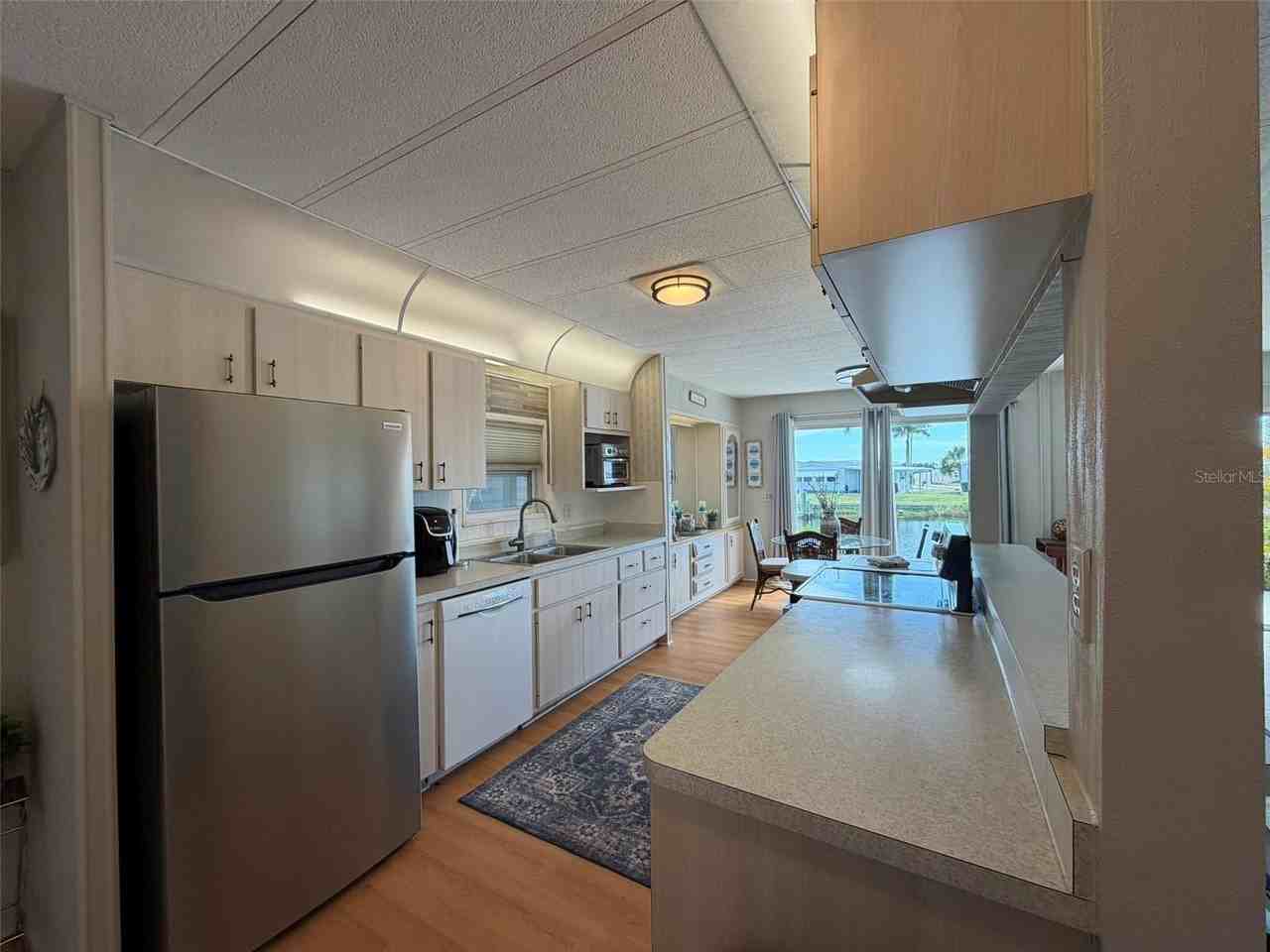 542 Tampico Dr - Photo 5 of 33