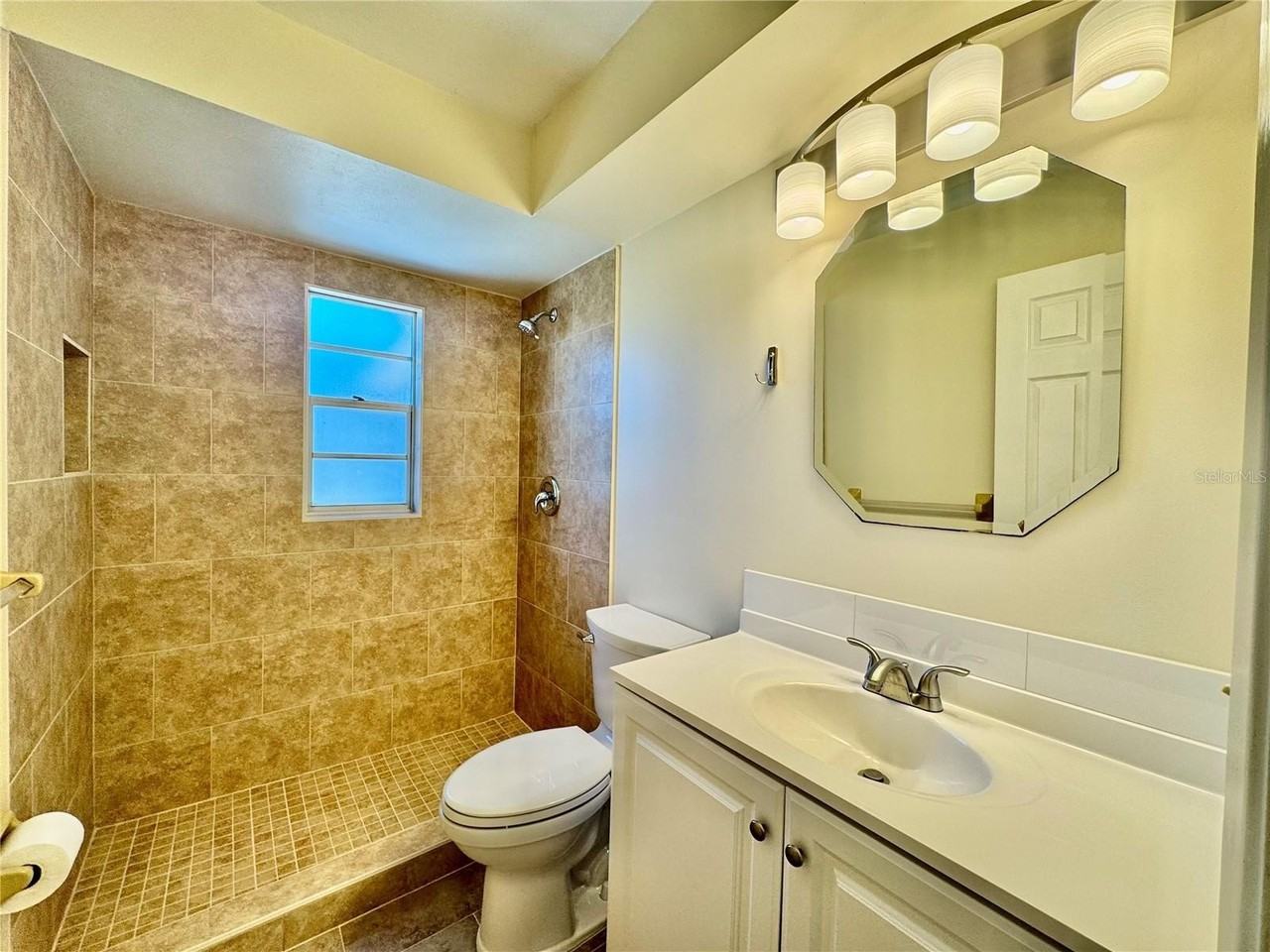 29 Foxhall Ln - Photo 7 of 13
