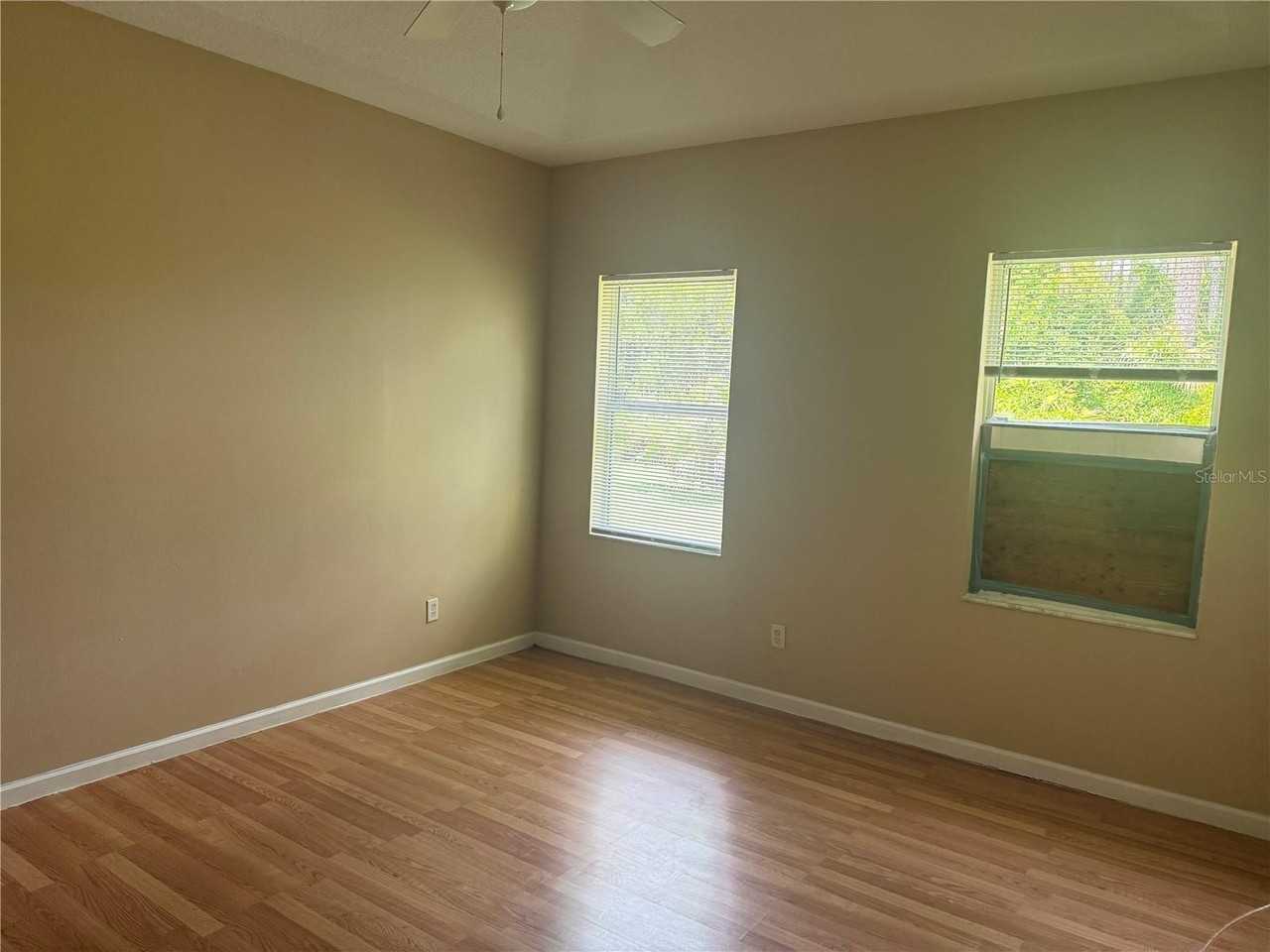 18 Poinbury Dr - Photo 2 of 23