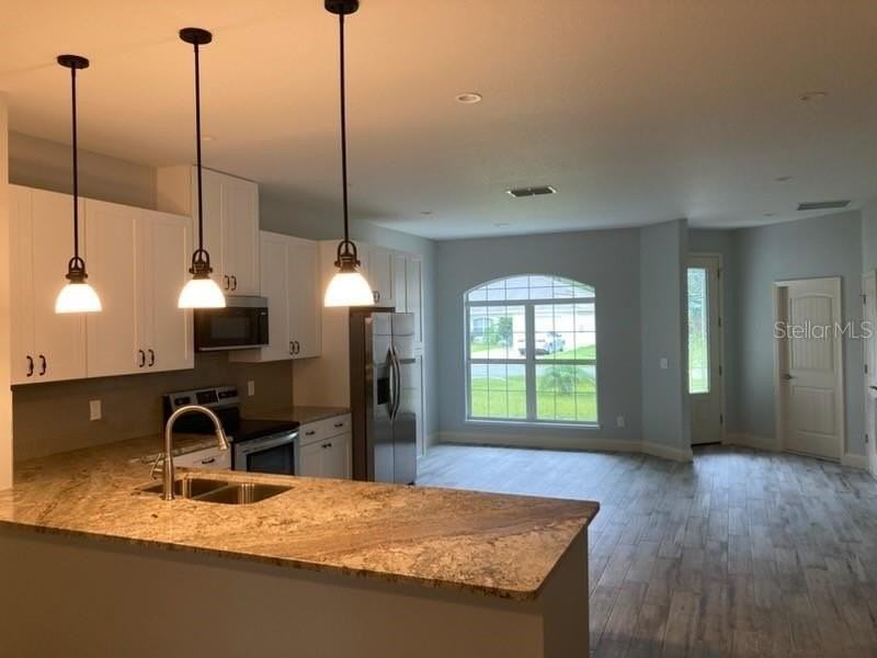 20 Eton Ln #A - Photo 2 of 4