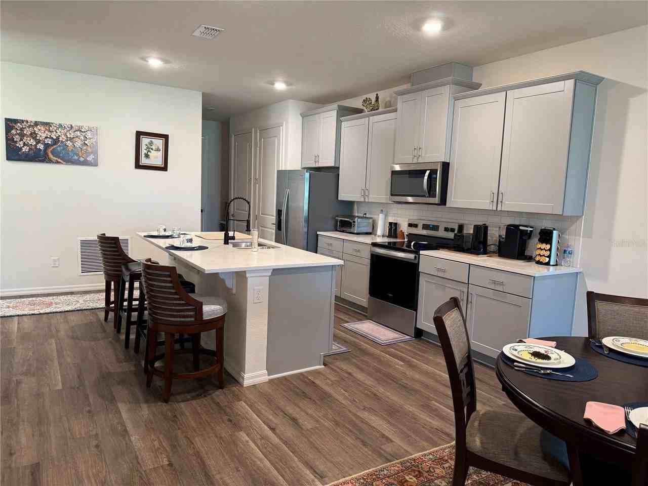 2615 Kinsale Ln - Photo 2 of 14